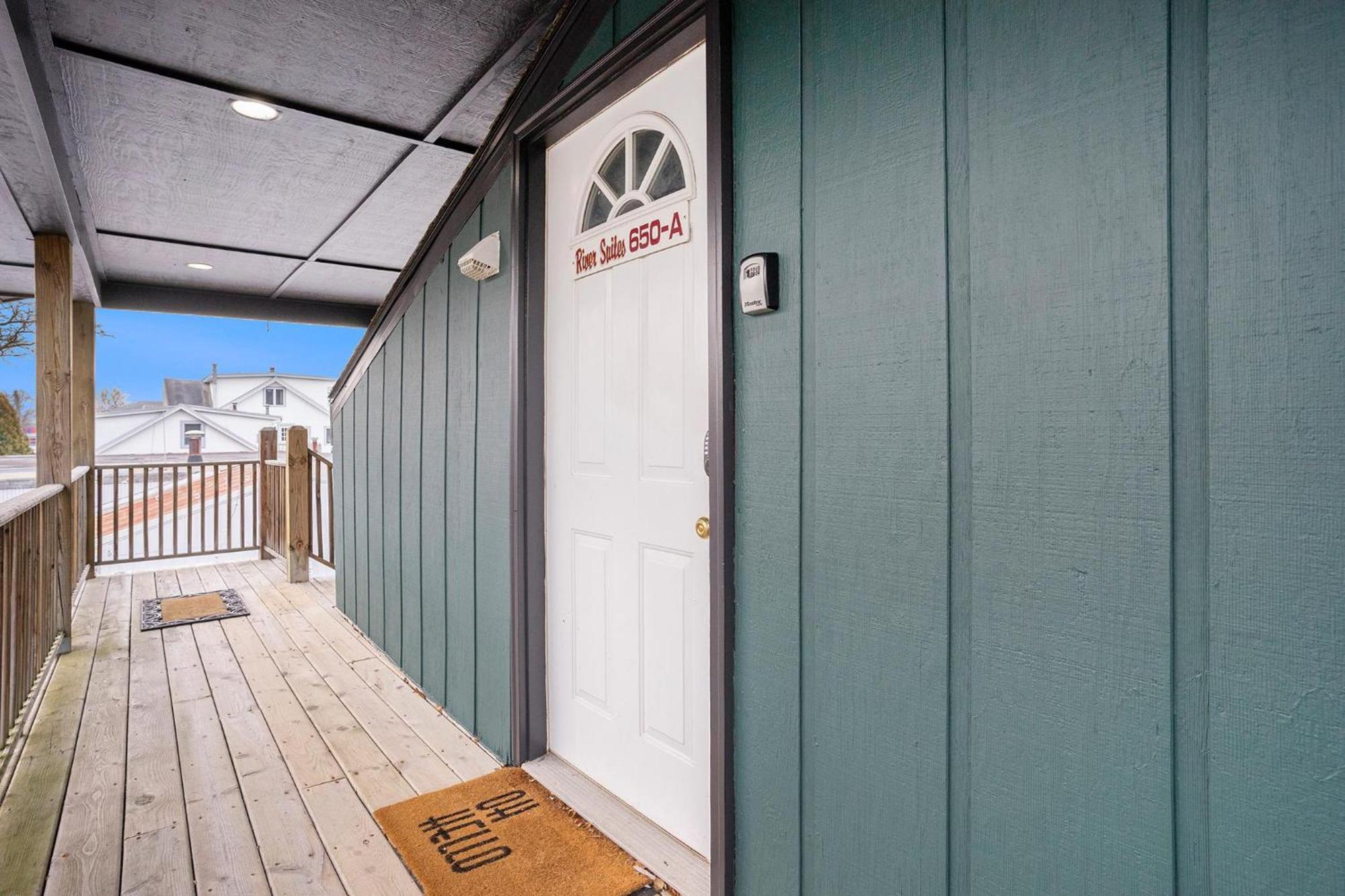 Riverside Suites - Unit A Saugatuck Exterior photo